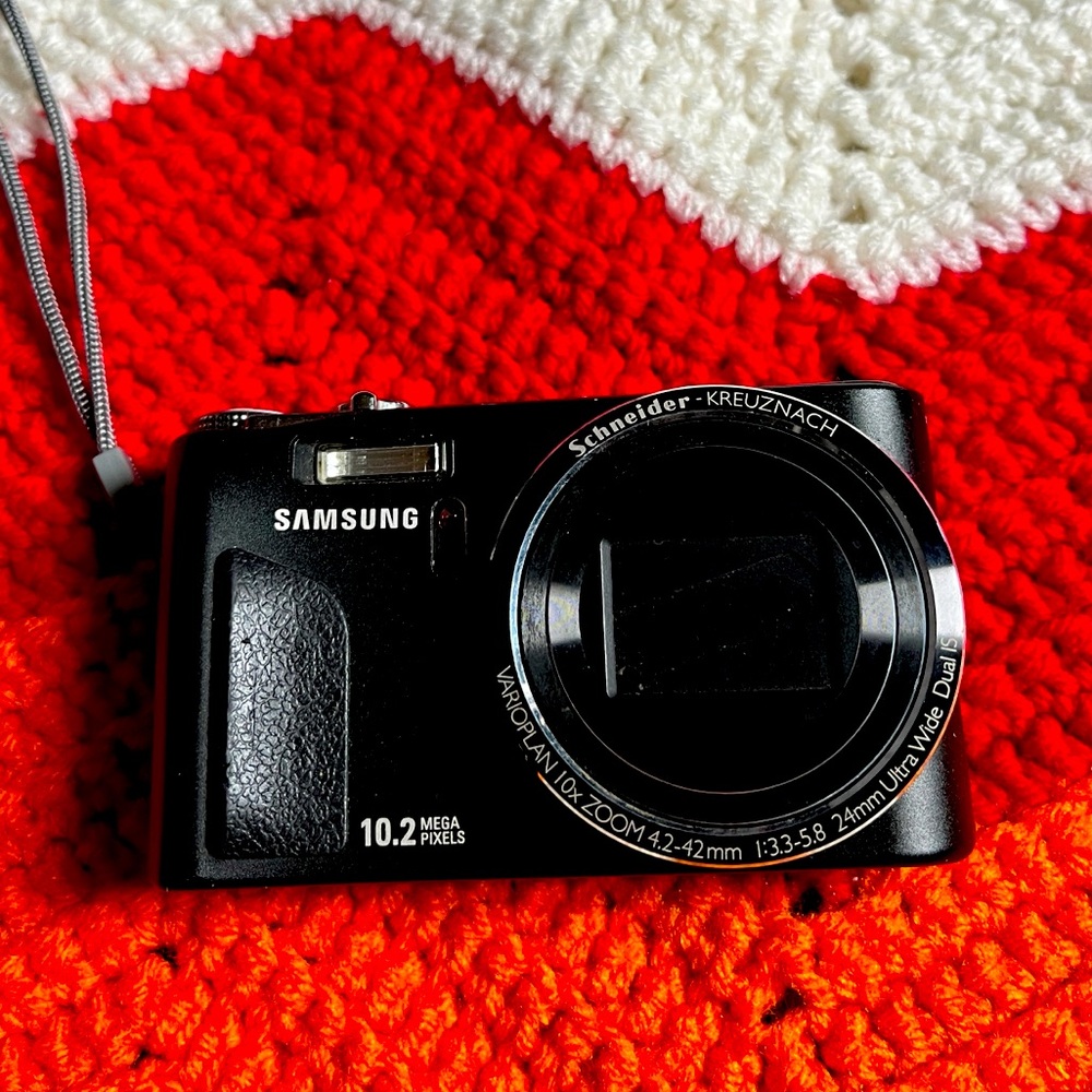 SAMSUNG DIGITAL CAMERA * Samsung HZ10W 10MP Digital Camera - Black (1644)*